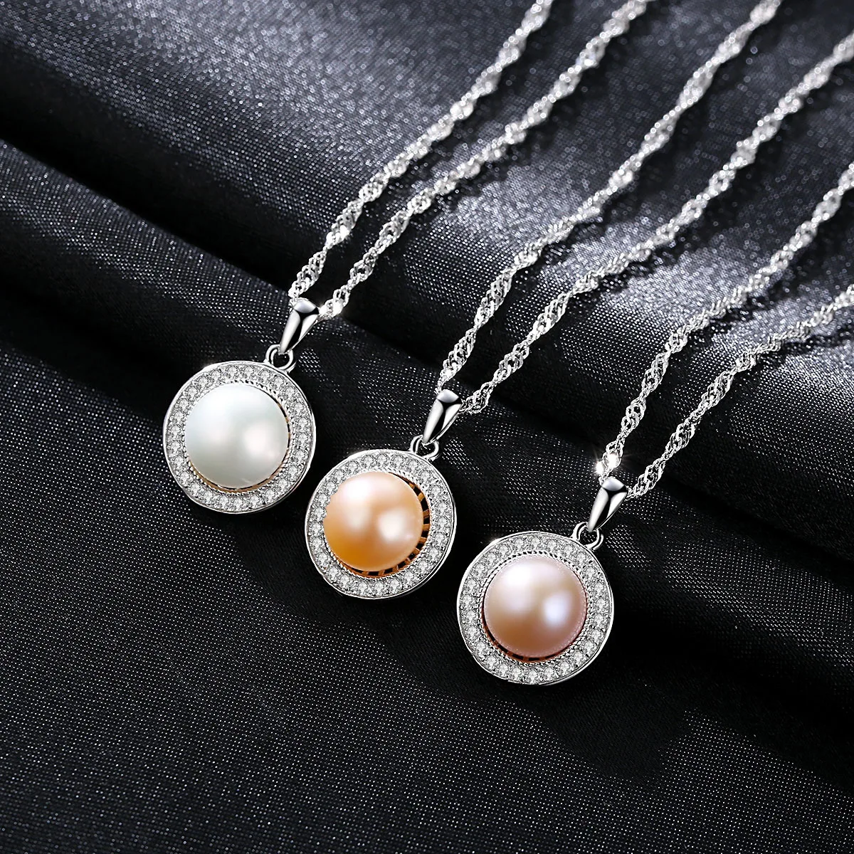 XSLJIAMEI S925 Sterling Silver Pearl Necklace Micro-Inset 5A Zircon 9-9.5mm Fresh Water Pearl Ladies Fine Jewelry Gift
XSLJIAMEI S925 Sterling Silver Pearl Necklace Micro-Inset 5A Zircon 9-9.5mm Fresh Water Pearl Ladies Fine Jewelry Gift