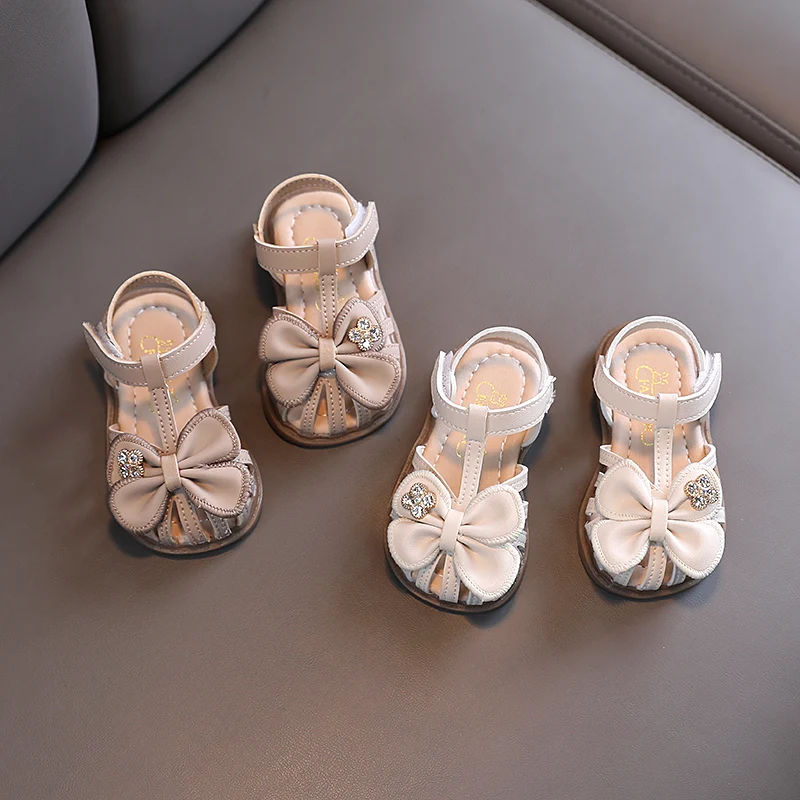 Toddler Girls Shoes 2022 Summer Hollow Four-leaf Clover Cute Versatile Flat Princess Sandals Korean Wind Rhinestone Kids Fashion 
Toddler Girls Shoes 2022 Summer Hollow Four-leaf Clover Cute Versatile Flat Princess Sandals Korean Wind Rhinestone Kids Fashion