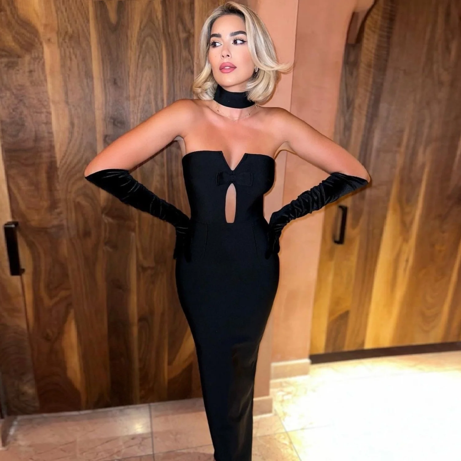 New Summer High Quality Ladies Rayon Bandage Neck-mounted Black Purplish Red Color Dress Sexy Strapless Dress Nightclub Style
New Summer High Quality Ladies Rayon Bandage Neck-mounted Black Purplish Red Color Dress Sexy Strapless Dress Nightclub Style