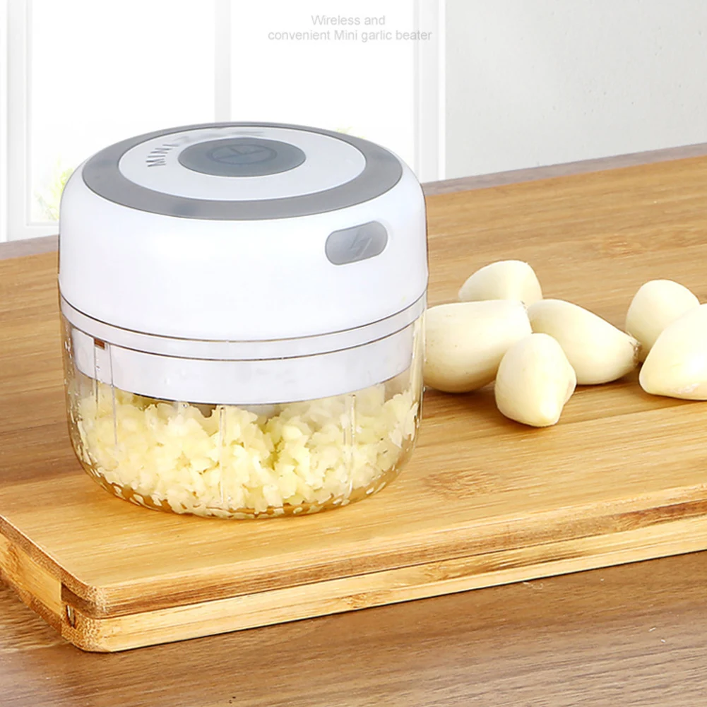 Small 100ml Electric Garlic Masher Grinder USB Charging for Effortless Vegetable Cutting Meat Cutting Stirring
Small 100ml Electric Garlic Masher Grinder USB Charging for Effortless Vegetable Cutting Meat Cutting Stirring