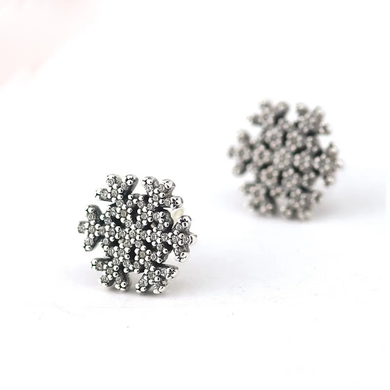 Женские серьги-гвоздики из серебра 925 пробы
Женские серьги-гвоздики из серебра 925 пробы