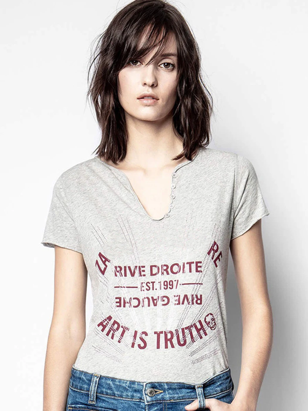 Jyate 2022 Summer Classic T Shirt Women Solid 100% Cotton V-neck Tops Hot Drill High Quality Buttons T-shirt Roupas Femininas
Jyate 2022 Summer Classic T Shirt Women Solid 100% Cotton V-neck Tops Hot Drill High Quality Buttons T-shirt Roupas Femininas