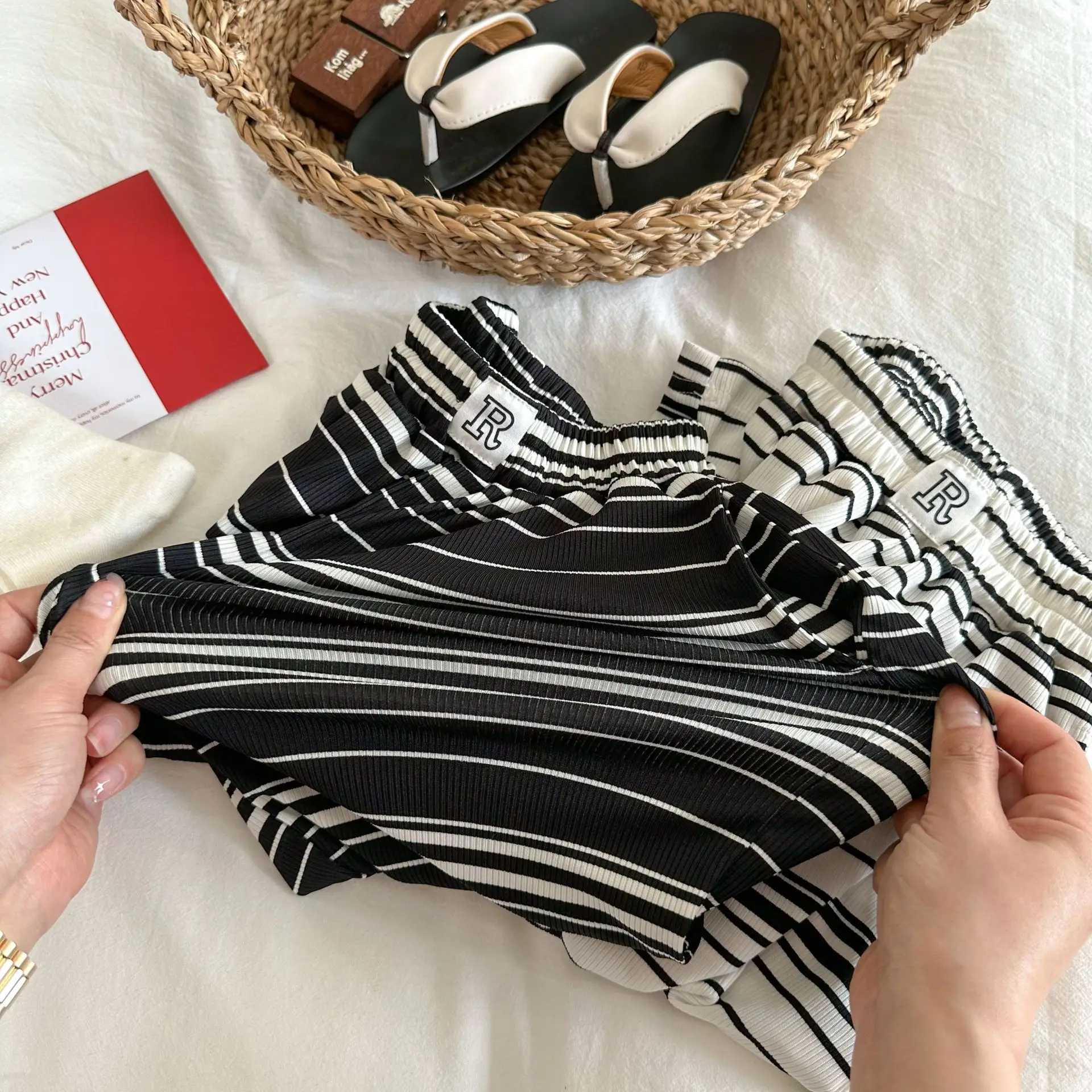 Children's Anti-Mosquito Pants 2023 Summer New Boys' and Girls' Striped Mosquito-Proof Casual Pants Baby Stretch Trousers
Children's Anti-Mosquito Pants 2023 Summer New Boys' and Girls' Striped Mosquito-Proof Casual Pants Baby Stretch Trousers