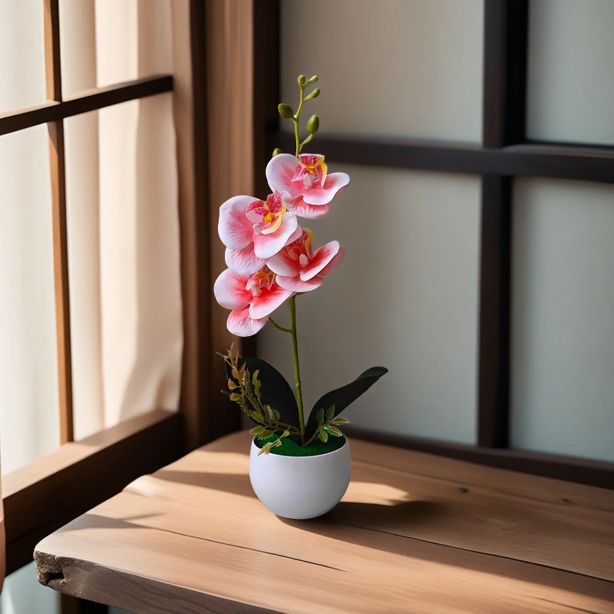 Искусственная орхидея в пластиковом горшке
Искусственная орхидея в пластиковом горшке