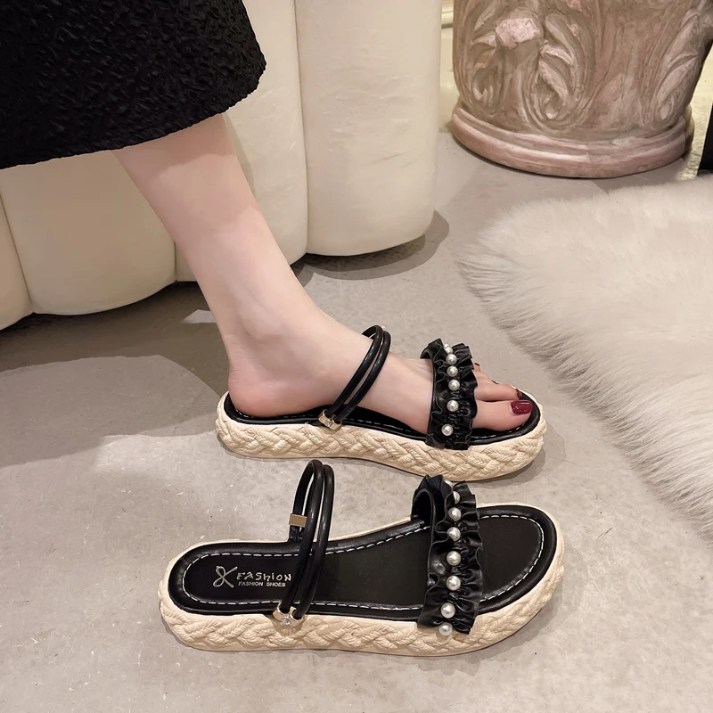 Female Shoes Slippers Soft Luxury Slides Summer Clogs Woman String Bead Low Platform 2022 Comfort Flat Designer Beach PU Rome Fa
Female Shoes Slippers Soft Luxury Slides Summer Clogs Woman String Bead Low Platform 2022 Comfort Flat Designer Beach PU Rome Fa