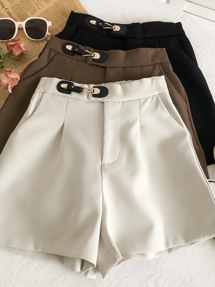 LY VAREY LIN New Spring Summer Fashion Suit Shorts Women Casual High Waist Straight Solid Color Slim Shorts
LY VAREY LIN New Spring Summer Fashion Suit Shorts Women Casual High Waist Straight Solid Color Slim Shorts