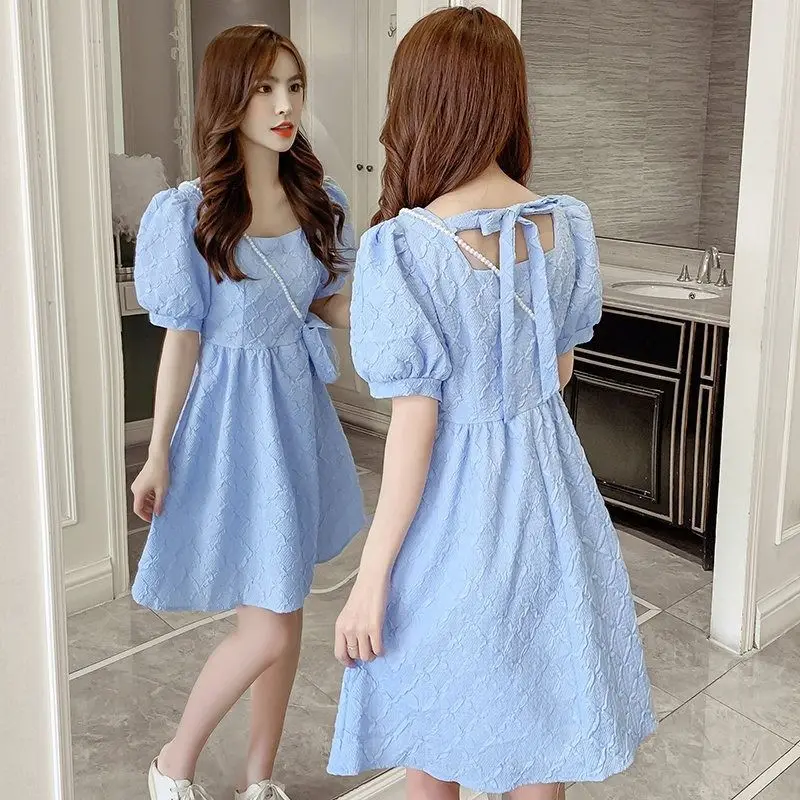 2022 Summer New Square Collar Backless Bow Three-dimensional Rhombus Bubble Sleeve Waist French Niche Dress Women
2022 Summer New Square Collar Backless Bow Three-dimensional Rhombus Bubble Sleeve Waist French Niche Dress Women