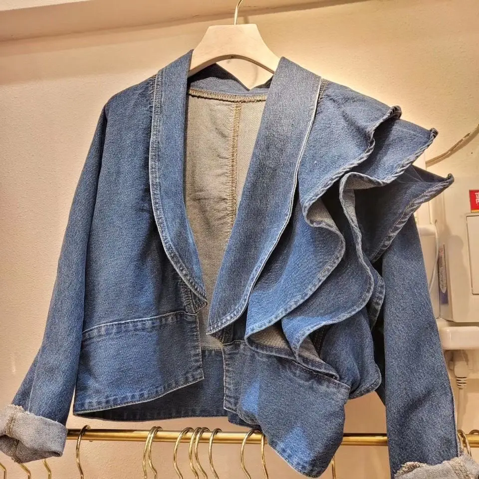 Spring New Korean Version of The Slim Fashion V-neck Ruffled Long-sleeved Short Denim Jacket Women's Tide Jackets
Spring New Korean Version of The Slim Fashion V-neck Ruffled Long-sleeved Short Denim Jacket Women's Tide Jackets