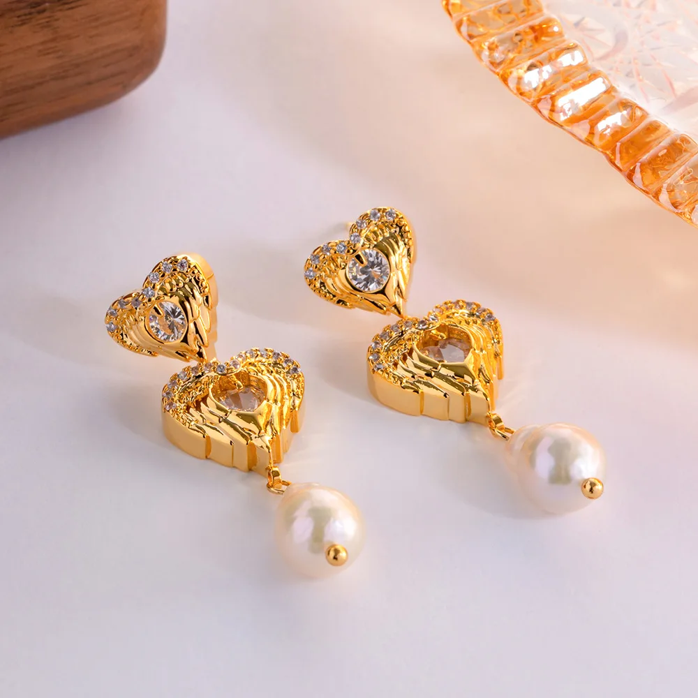 Fashion Temperament Inlay Zircon Heart Freshwater Pearl Pendant Earrings18k Gold PVD Plated Stylish Jewelry for Women
Fashion Temperament Inlay Zircon Heart Freshwater Pearl Pendant Earrings18k Gold PVD Plated Stylish Jewelry for Women