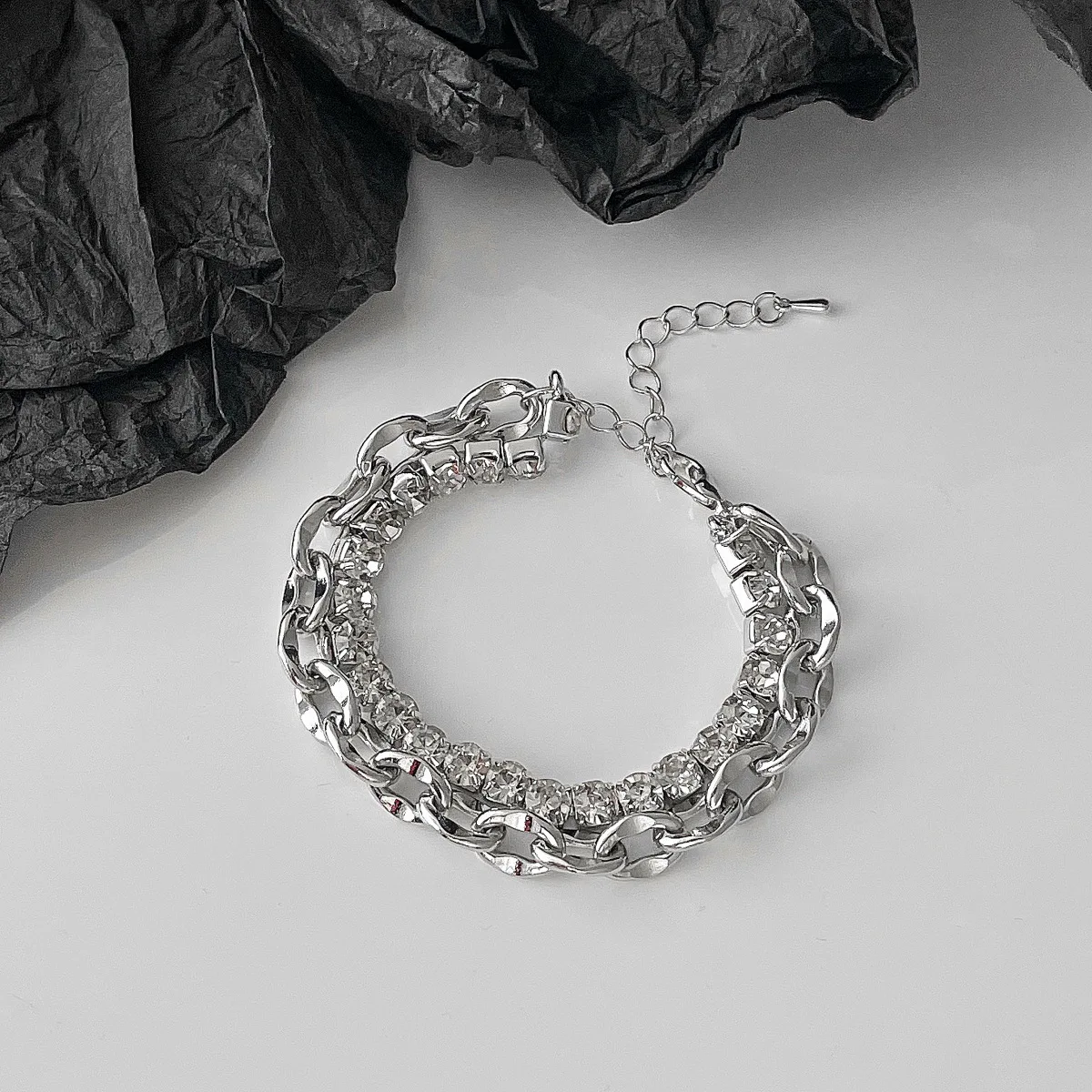 Heavy Industry Double-layer Cuban Chain Zircon Bracelet Female Ins Niche Design Fashion High-end Light Luxury Jewelry For Women
Heavy Industry Double-layer Cuban Chain Zircon Bracelet Female Ins Niche Design Fashion High-end Light Luxury Jewelry For Women
