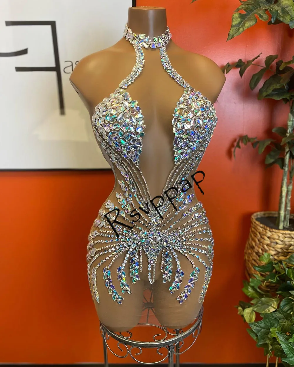 Женское платье для выпускного вечера, черное коктейльное платье с открытой спиной и прозрачными бриллиантами, 2023
Женское платье для выпускного вечера, черное коктейльное платье с открытой спиной и прозрачными бриллиантами, 2023