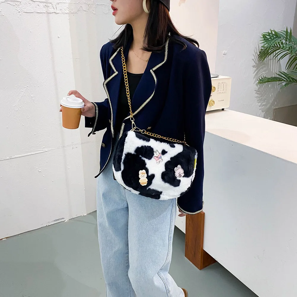 Casual Women Handbags Cow Pattern Plush Designer Ladies Women Bags Street Clutch Messenger Bags Women 2020
Casual Women Handbags Cow Pattern Plush Designer Ladies Women Bags Street Clutch Messenger Bags Women 2020