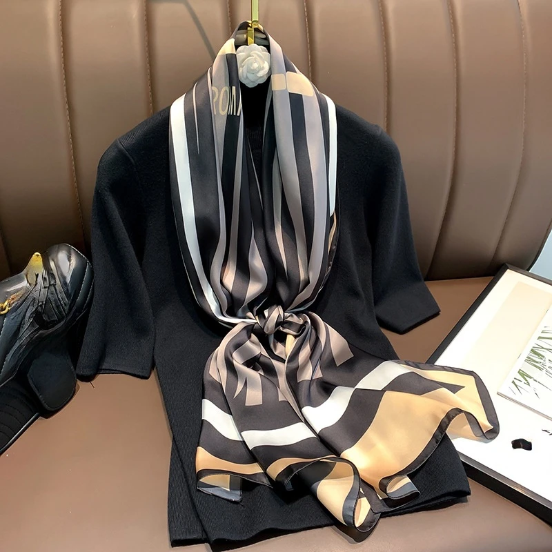 2022 корейские шелковые шарфы с принтом, модная полосатая Солнцезащитная повязка на голову, всесезонный дизайнерский длинный шарф, шали в поп...
2022 корейские шелковые шарфы с принтом, модная полосатая Солнцезащитная повязка на голову, всесезонный дизайнерский длинный шарф, шали в поп...