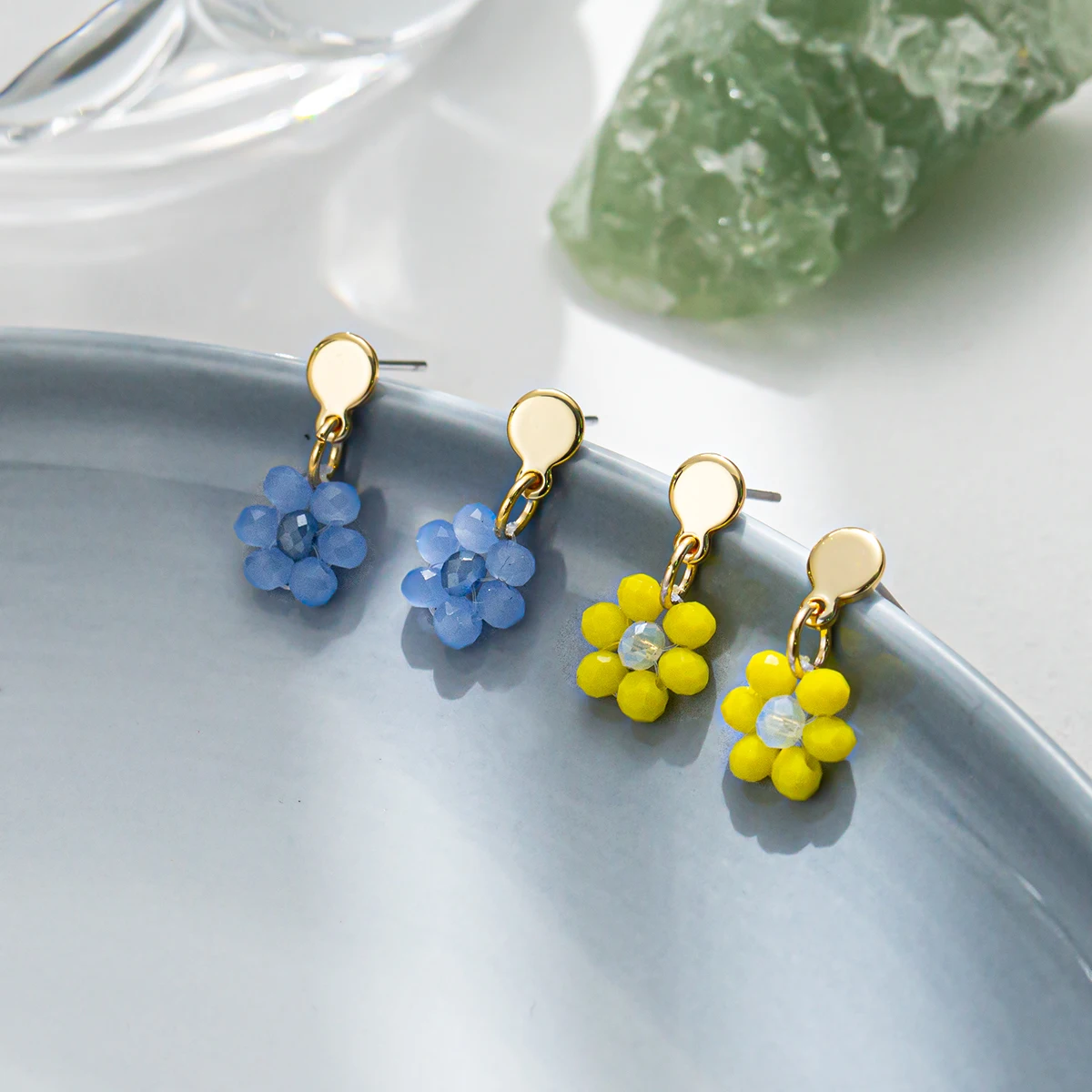 Renya Korean Braided Flower Earrings Glass Beads Zinc Alloy Earrings For Girl Women's Simple Cute Jewelry Accessories Gift
Renya Korean Braided Flower Earrings Glass Beads Zinc Alloy Earrings For Girl Women's Simple Cute Jewelry Accessories Gift