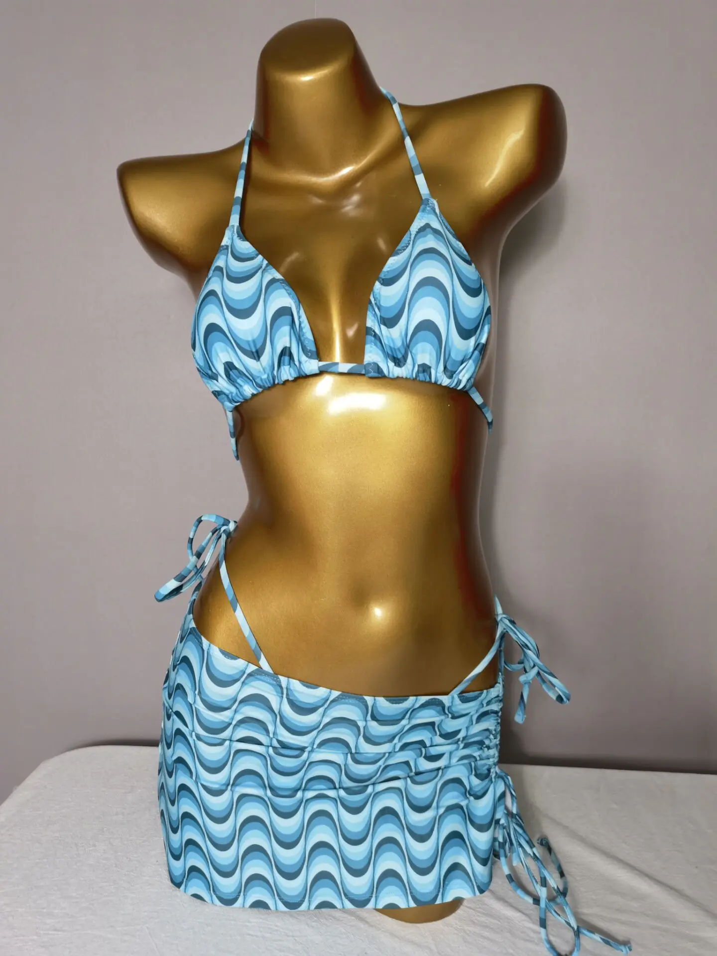 2022 brazilian Water ripple printing bikinis swimwear designer bikini women swimwear
2022 brazilian Water ripple printing bikinis swimwear designer bikini women swimwear