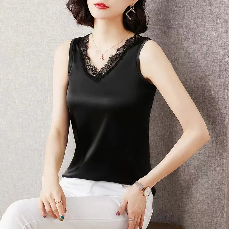 New Silk Women Blouses Shirts Faux Satin Blouse Tops Woman Elastic Lace Shirt Top Woman V-neck Embroidery Elegant Blouses Shirts
New Silk Women Blouses Shirts Faux Satin Blouse Tops Woman Elastic Lace Shirt Top Woman V-neck Embroidery Elegant Blouses Shirts