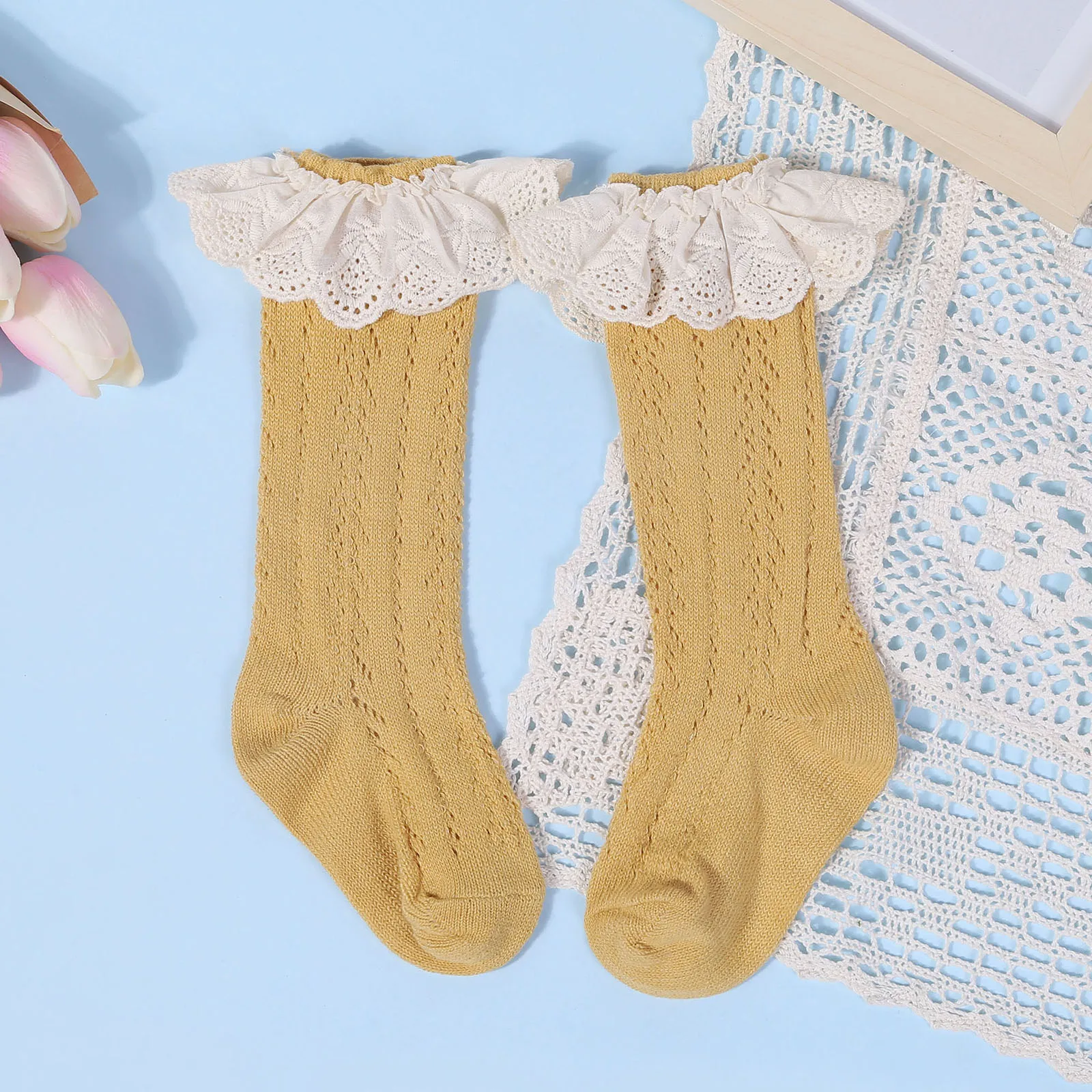 1-5T Kids Girls Calf Garter with Lace Flower Decoration Breathable Mesh Color Matching Cotton Blended Calf Socks Cotton Socks
1-5T Kids Girls Calf Garter with Lace Flower Decoration Breathable Mesh Color Matching Cotton Blended Calf Socks Cotton Socks