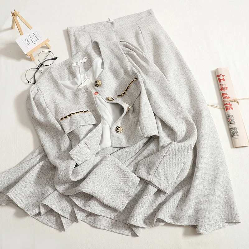 2022 Autumn Women Suits Single-Breasted Button Cropped Tweed Jacket Long Pleated Skirt 2 Pieces Sets Office Ladies Clothing
2022 Autumn Women Suits Single-Breasted Button Cropped Tweed Jacket Long Pleated Skirt 2 Pieces Sets Office Ladies Clothing
