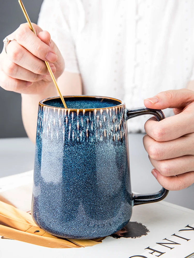 600ml Retro Ceramic Mug With Spoon With Lid Coffee Creative Office Office Tea Drink Drinkware Couples Gift
600ml Retro Ceramic Mug With Spoon With Lid Coffee Creative Office Office Tea Drink Drinkware Couples Gift