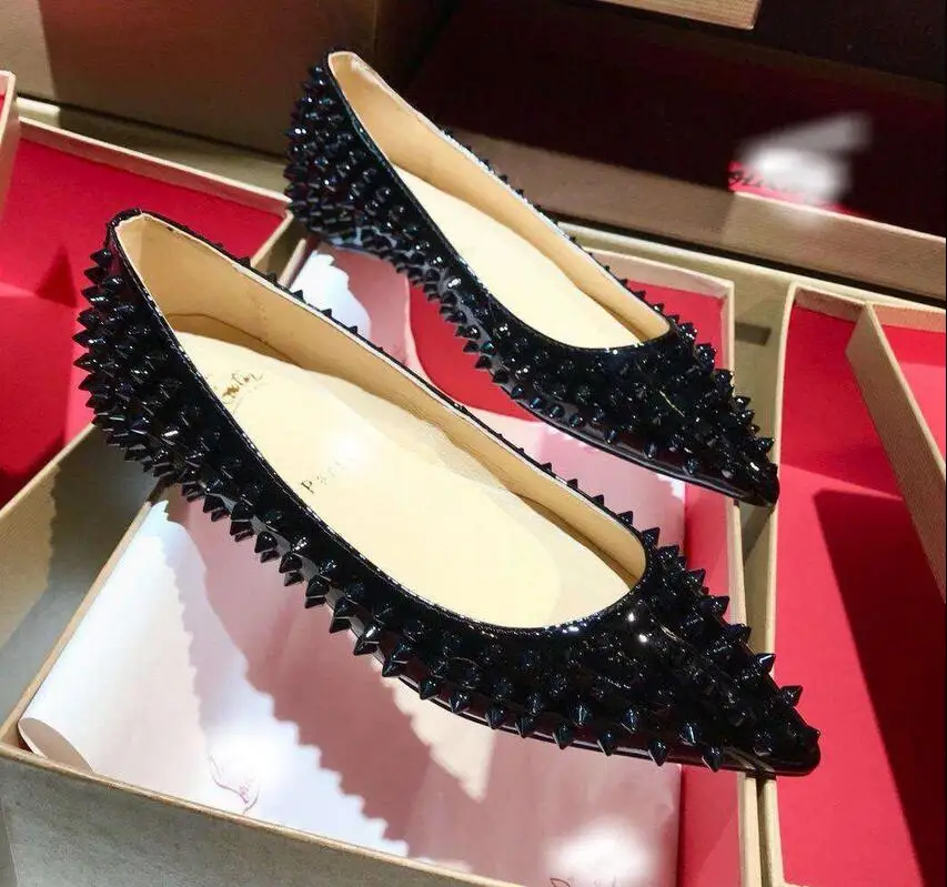 2022 Classic Brand Red Sole Shoes, Flat Heel Rivet Pointed Toe Single Shoes Female Shallow Mouth Sexy Women's Shoes
2022 Classic Brand Red Sole Shoes, Flat Heel Rivet Pointed Toe Single Shoes Female Shallow Mouth Sexy Women's Shoes