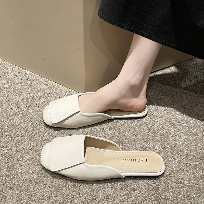 House Slippers Platform Shoes Low Square Toe Summer Clogs Woman Luxury Slides Beach Soft Cover Designer Flat PU Rubber Slippers 
House Slippers Platform Shoes Low Square Toe Summer Clogs Woman Luxury Slides Beach Soft Cover Designer Flat PU Rubber Slippers