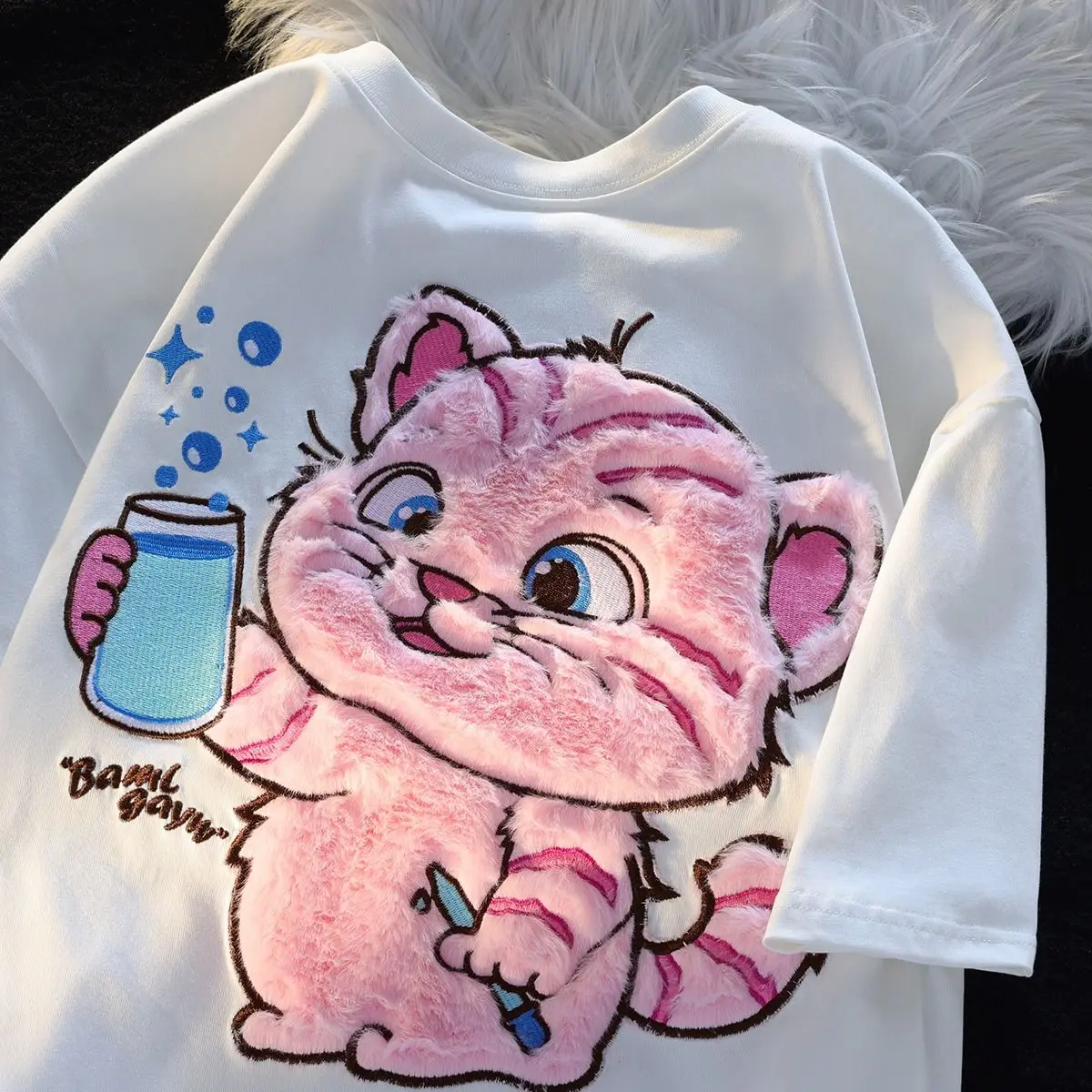 American cartoon retro kitten trend summer couple loose fitting casual men and women hip-hop personality short sleeved top y2k
American cartoon retro kitten trend summer couple loose fitting casual men and women hip-hop personality short sleeved top y2k