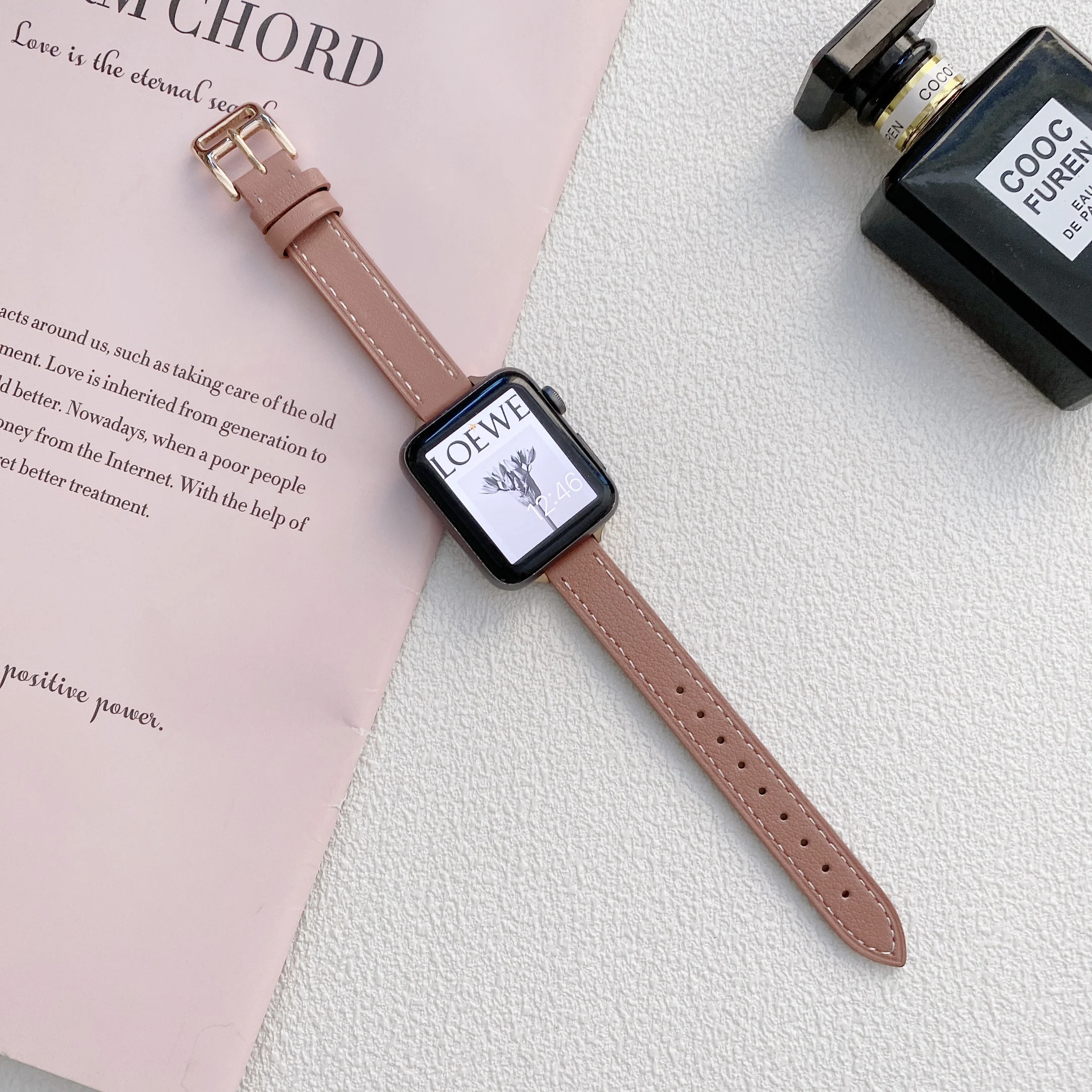 Ремешок кожаный для Apple Watch Series 7 41 мм 45 мм 6 SE 5 4 38 мм 40 мм 42 мм 44 мм
Ремешок кожаный для Apple Watch Series 7 41 мм 45 мм 6 SE 5 4 38 мм 40 мм 42 мм 44 мм