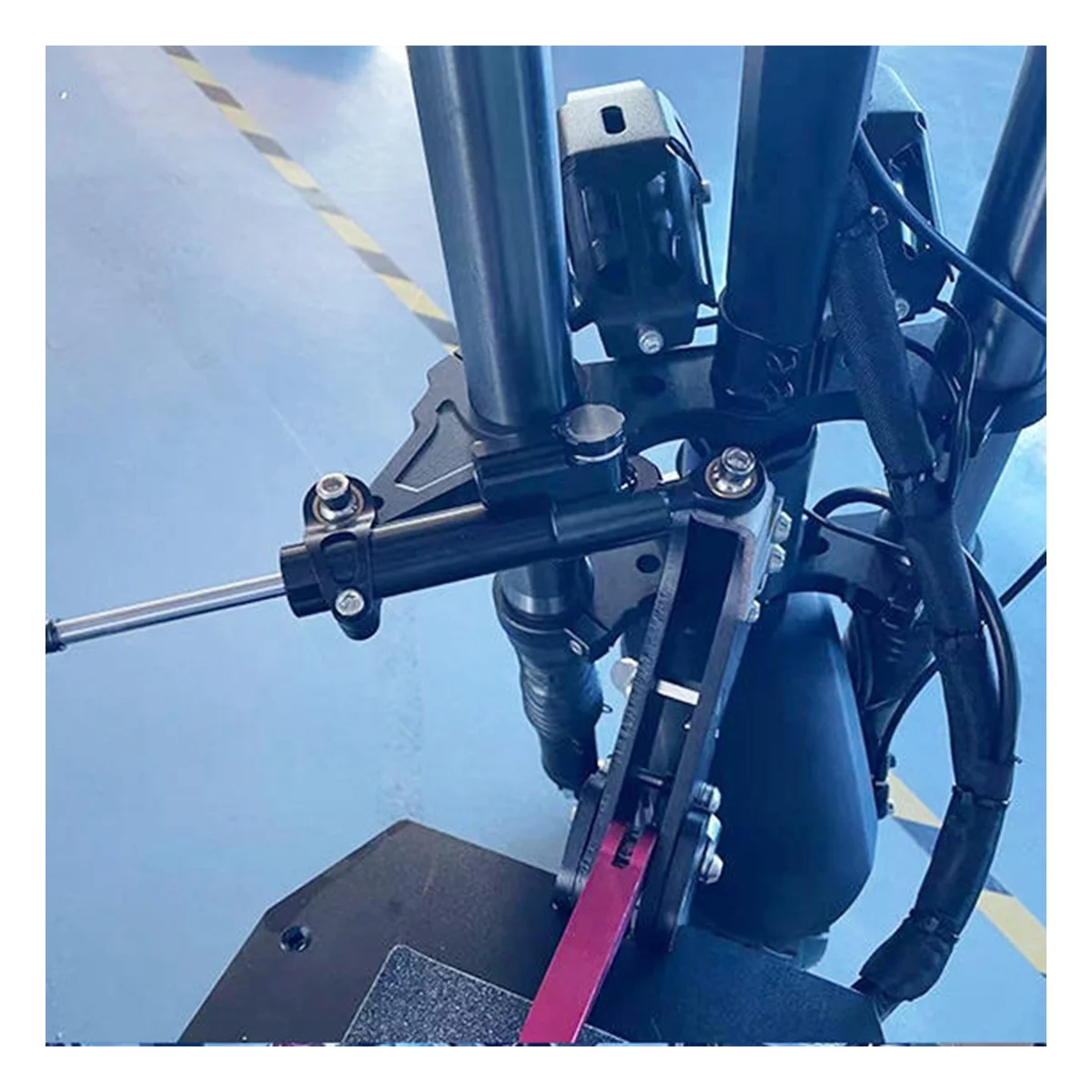 Directional Steering Damper for Inxing V7 Electric Scooter Spare Parts Increase High Speed Stability Safety
Directional Steering Damper for Inxing V7 Electric Scooter Spare Parts Increase High Speed Stability Safety