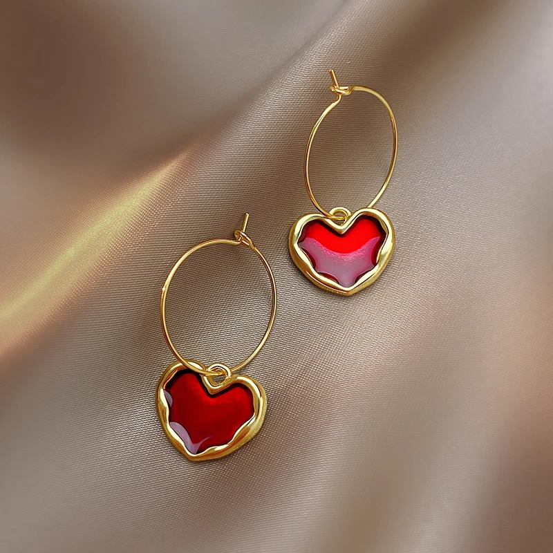 Retro Exquisite Red Colour Geometric Little Love Heart Earring 2022 New Style Designed Unusual Jewelry For Women Gift Wedding
Retro Exquisite Red Colour Geometric Little Love Heart Earring 2022 New Style Designed Unusual Jewelry For Women Gift Wedding