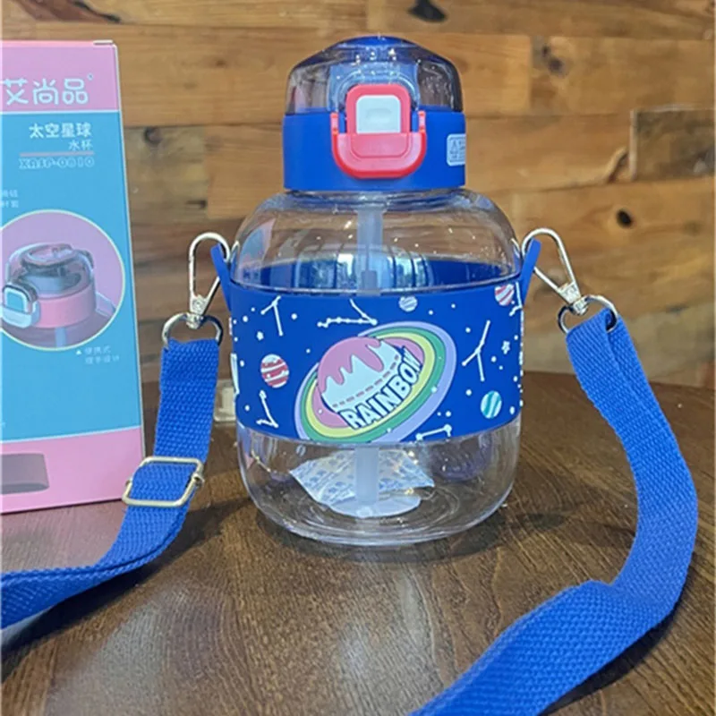 Kawaii космическая планета силиконовая кружка для воды для мальчиков и девочек портативные спортивные бутылки для воды подходят для всех видо... 
Kawaii космическая планета силиконовая кружка для воды для мальчиков и девочек портативные спортивные бутылки для воды подходят для всех видо...
