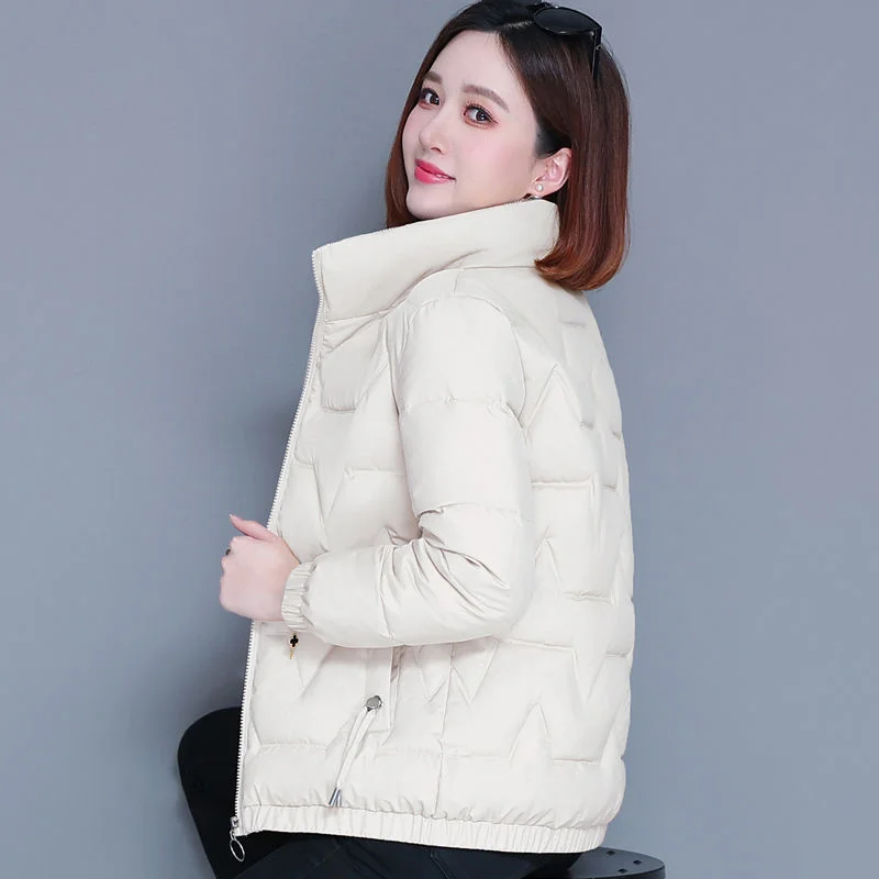 Куртка женская короткая из хлопка, Корейская версия, зимняя одежда, новинка 2023, теплая куртка, хлопковая куртка в иностранном стиле, модная женская куртка 
Куртка женская короткая из хлопка, Корейская версия, зимняя одежда, новинка 2023, теплая куртка, хлопковая куртка в иностранном стиле, модная женская куртка