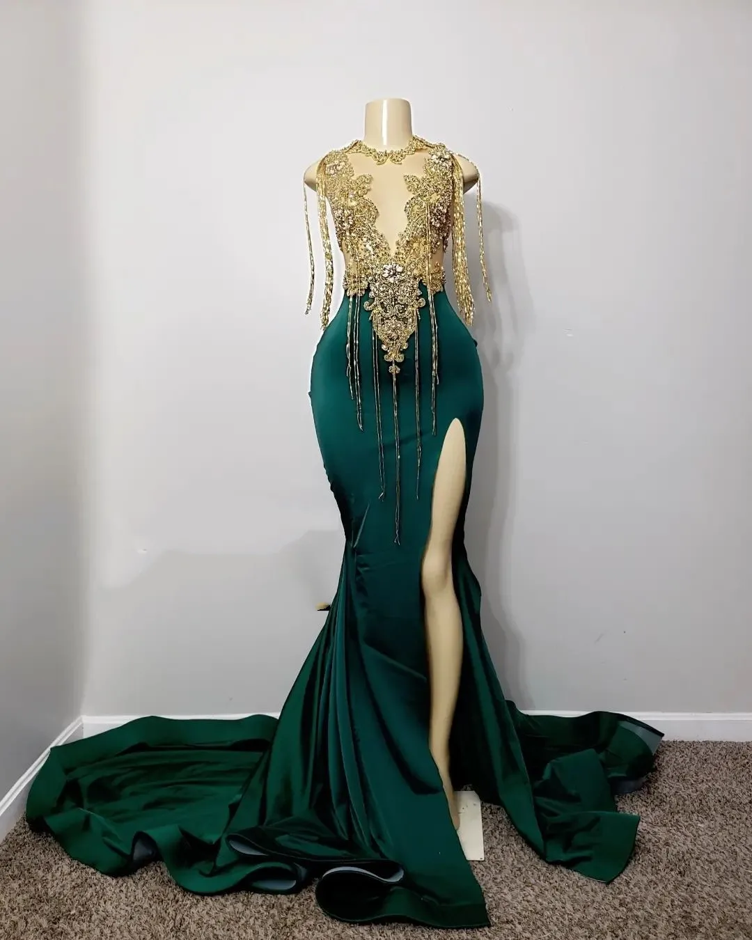 Slit African American Prom Dresses Mermaid Sheer Appliques Beaded Black Girls Nigeria Robe De Soiree Aso Ebi Evening Gown
Slit African American Prom Dresses Mermaid Sheer Appliques Beaded Black Girls Nigeria Robe De Soiree Aso Ebi Evening Gown