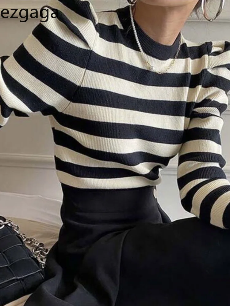 Autumn New Woman Sweater Striped Vintage O Neck Slim Stretch Knitted Tops Vintage Office Lady Pullover Fashion Jumper
Autumn New Woman Sweater Striped Vintage O Neck Slim Stretch Knitted Tops Vintage Office Lady Pullover Fashion Jumper