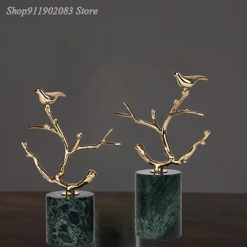 Chinese Metal Handicraft Ornaments Golden Bird Branch Green Marble Base Abstract Animal Sculpture Home Decoration Animal Figures
Chinese Metal Handicraft Ornaments Golden Bird Branch Green Marble Base Abstract Animal Sculpture Home Decoration Animal Figures