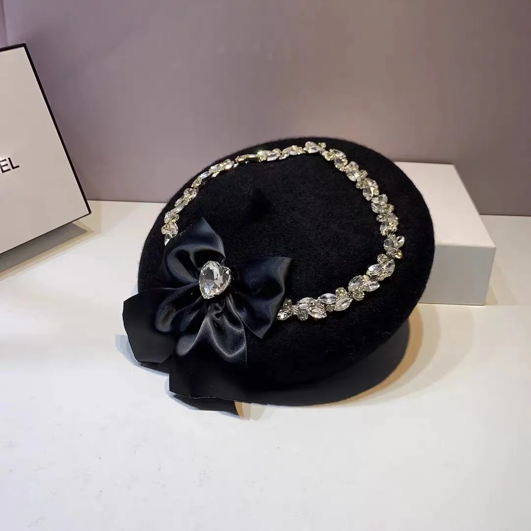 French Brand Beret Women Hats Warm Wool Retro Metal Crystal Decoration Ladies Hat Female Street Wild Casual Beanie Girl Cap
French Brand Beret Women Hats Warm Wool Retro Metal Crystal Decoration Ladies Hat Female Street Wild Casual Beanie Girl Cap