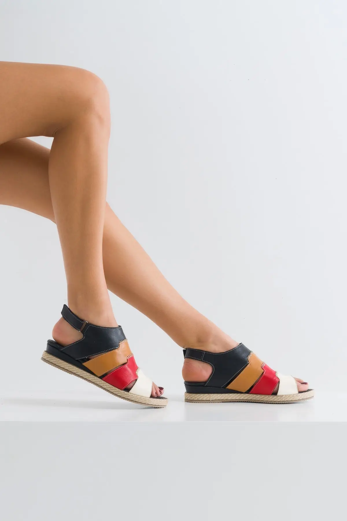 Women's Genuine Leather Sandals Fashion New Summer Comfort Breathable Casual Quality Ladies Style Light Slipper Sandals
Women's Genuine Leather Sandals Fashion New Summer Comfort Breathable Casual Quality Ladies Style Light Slipper Sandals