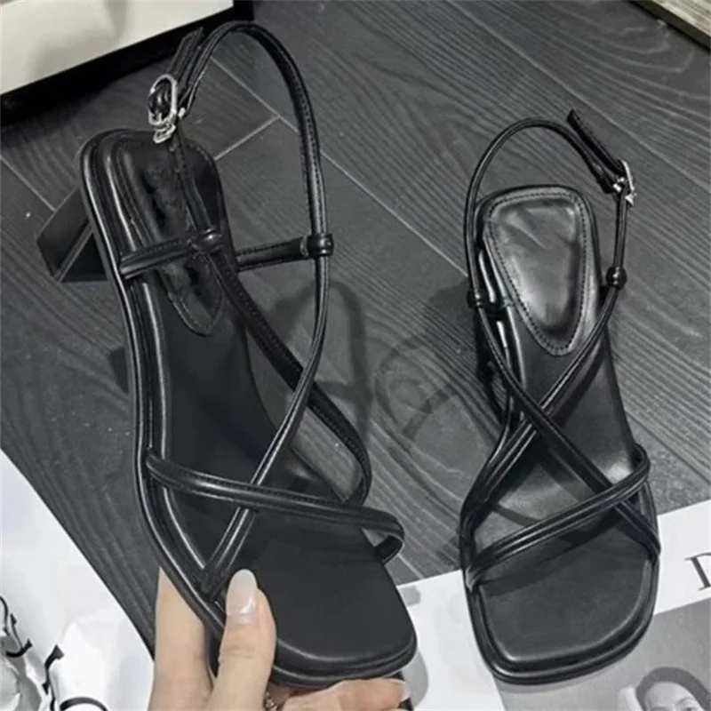 New Fashion Women Sandals Low Heel Lace Up Sandal Back Strap Summer Shoes Gladiator Casual Sandal Narrow Band Shoe Sandal
New Fashion Women Sandals Low Heel Lace Up Sandal Back Strap Summer Shoes Gladiator Casual Sandal Narrow Band Shoe Sandal