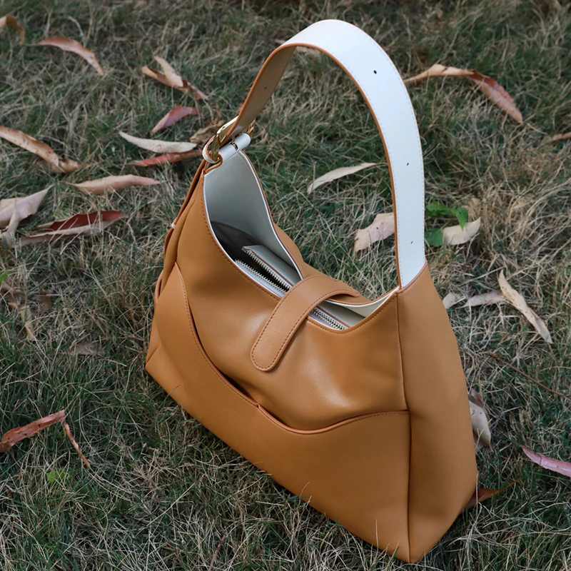 New Armpit Leather Bag Minority Design High Capacity Commuter Portable Single Shoulder Messenger Bag For Women
New Armpit Leather Bag Minority Design High Capacity Commuter Portable Single Shoulder Messenger Bag For Women