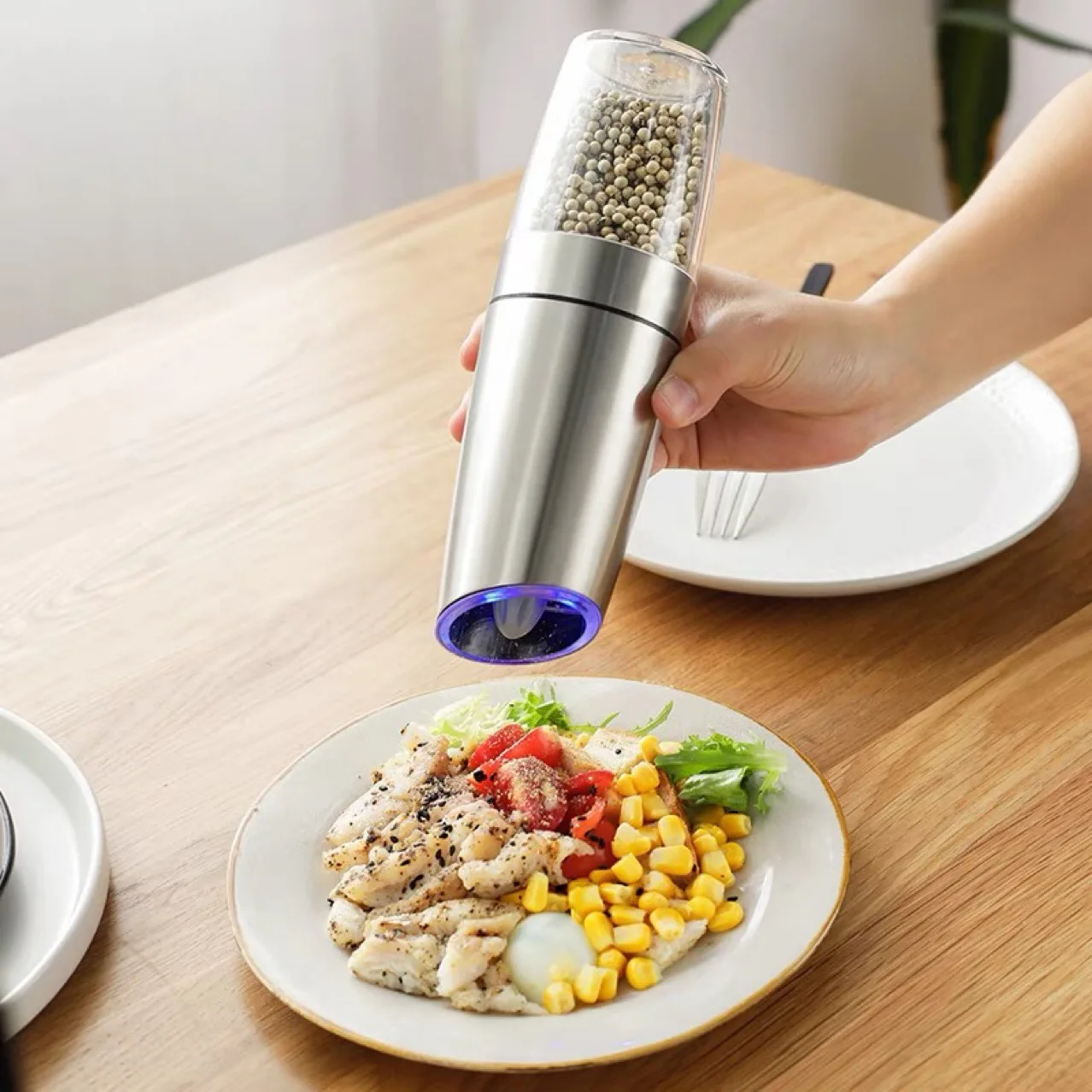 Stainless Steel Electric Pepper Grinder Set with Adjustable Coarseness and LED Light Automatic induction
Stainless Steel Electric Pepper Grinder Set with Adjustable Coarseness and LED Light Automatic induction