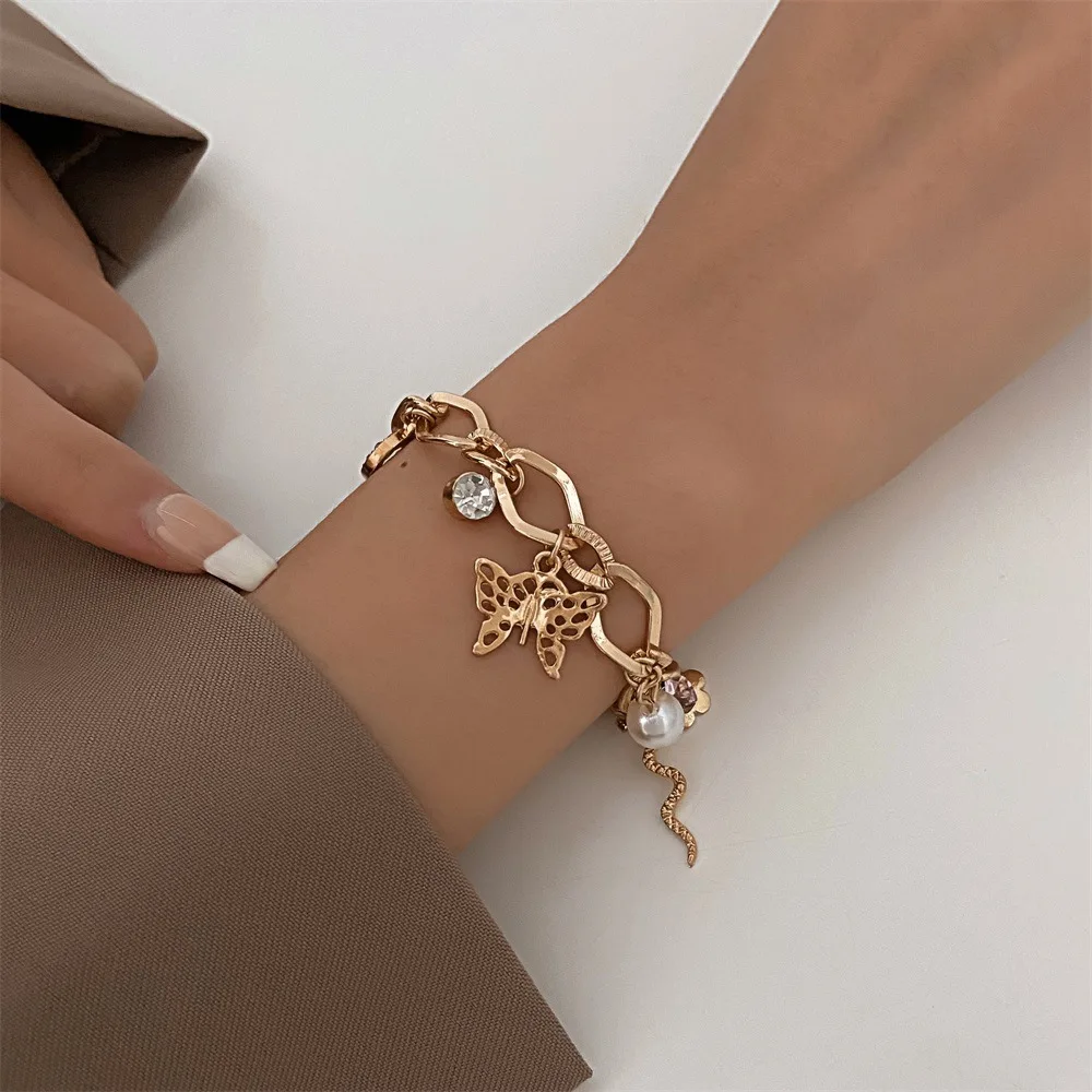 Variety Of Pendant Alloy Tassel Bracelets Can Be Used As Accessory Party Gifts For Women In Europe And The United States
Variety Of Pendant Alloy Tassel Bracelets Can Be Used As Accessory Party Gifts For Women In Europe And The United States