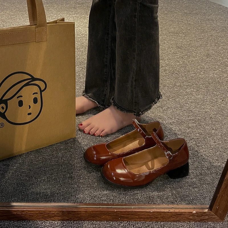 Женские кроссовки с круглым носком, туфли-оксфорды на плоской подошве, с закрытым носком, в стиле ретро, лето 2023
Женские кроссовки с круглым носком, туфли-оксфорды на плоской подошве, с закрытым носком, в стиле ретро, лето 2023