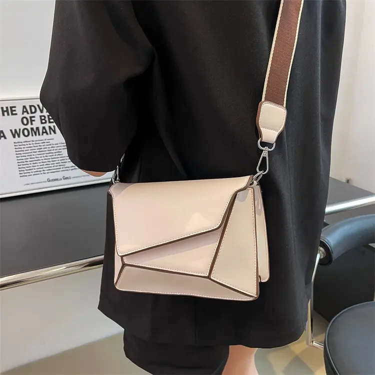 Popular Stitching Women's Bag Wide Shoulder Strap Small Square Bag 2022 New Fashion PU Ladies Shoulder Bag Simple Crossbody Bags
Popular Stitching Women's Bag Wide Shoulder Strap Small Square Bag 2022 New Fashion PU Ladies Shoulder Bag Simple Crossbody Bags