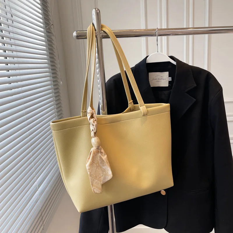 Large Capacity Underarm Bag Women's Bag Summer 2022 New Fashion Fashion Shoulder Bag Commuting Niche Design Hand Tote Bag
Large Capacity Underarm Bag Women's Bag Summer 2022 New Fashion Fashion Shoulder Bag Commuting Niche Design Hand Tote Bag