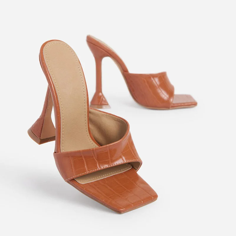 Women Chunky Slippers Designer High Heels Shoes Gladiator Sandals 2022 Summer New Brand Sexy Pumps Women Shoes Female Slides
Women Chunky Slippers Designer High Heels Shoes Gladiator Sandals 2022 Summer New Brand Sexy Pumps Women Shoes Female Slides