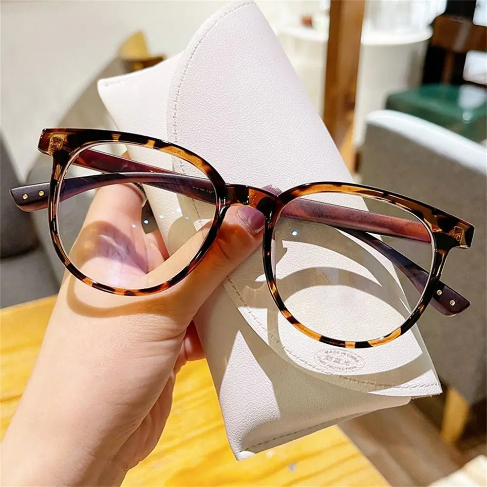 Retro TR90 Frame Eyeglasses Round Frame Anti-Blue Glasses Women Computer Optical Spectacle Eyewear Accessories With Glasses Bag
Retro TR90 Frame Eyeglasses Round Frame Anti-Blue Glasses Women Computer Optical Spectacle Eyewear Accessories With Glasses Bag
