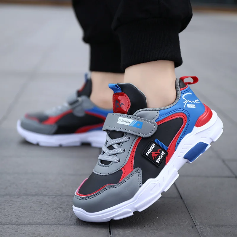 Zhongda children's sports shoes boys new waterproof leather primary school students lightweight casual running shoes
Zhongda children's sports shoes boys new waterproof leather primary school students lightweight casual running shoes