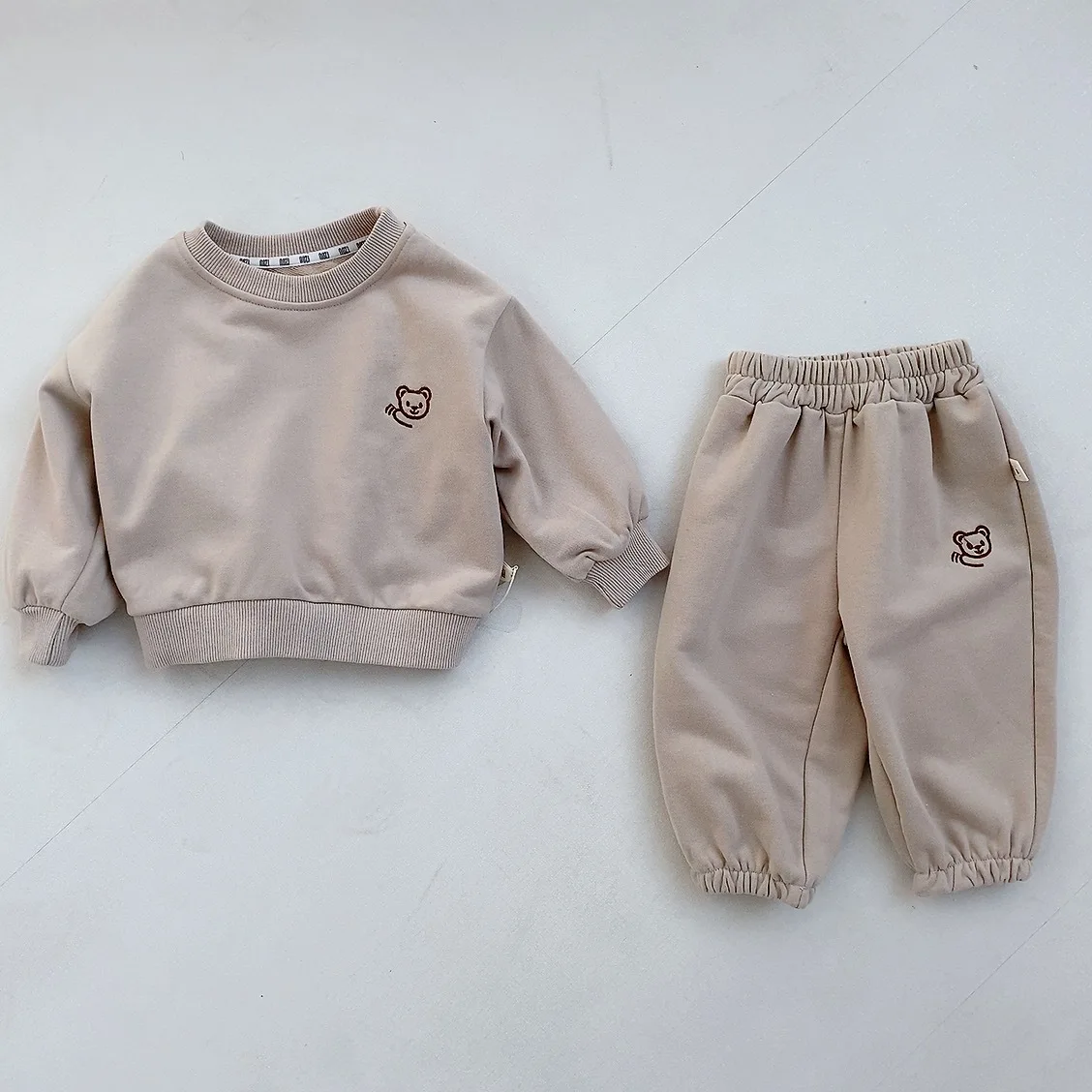2022 Autumn Children Cartoon Bear Long Sleeve Tshirt Set Kid Girl Embroidery Solid Tops+Pants 2pcs Suit Boy Baby Cotton Tees Set
2022 Autumn Children Cartoon Bear Long Sleeve Tshirt Set Kid Girl Embroidery Solid Tops+Pants 2pcs Suit Boy Baby Cotton Tees Set