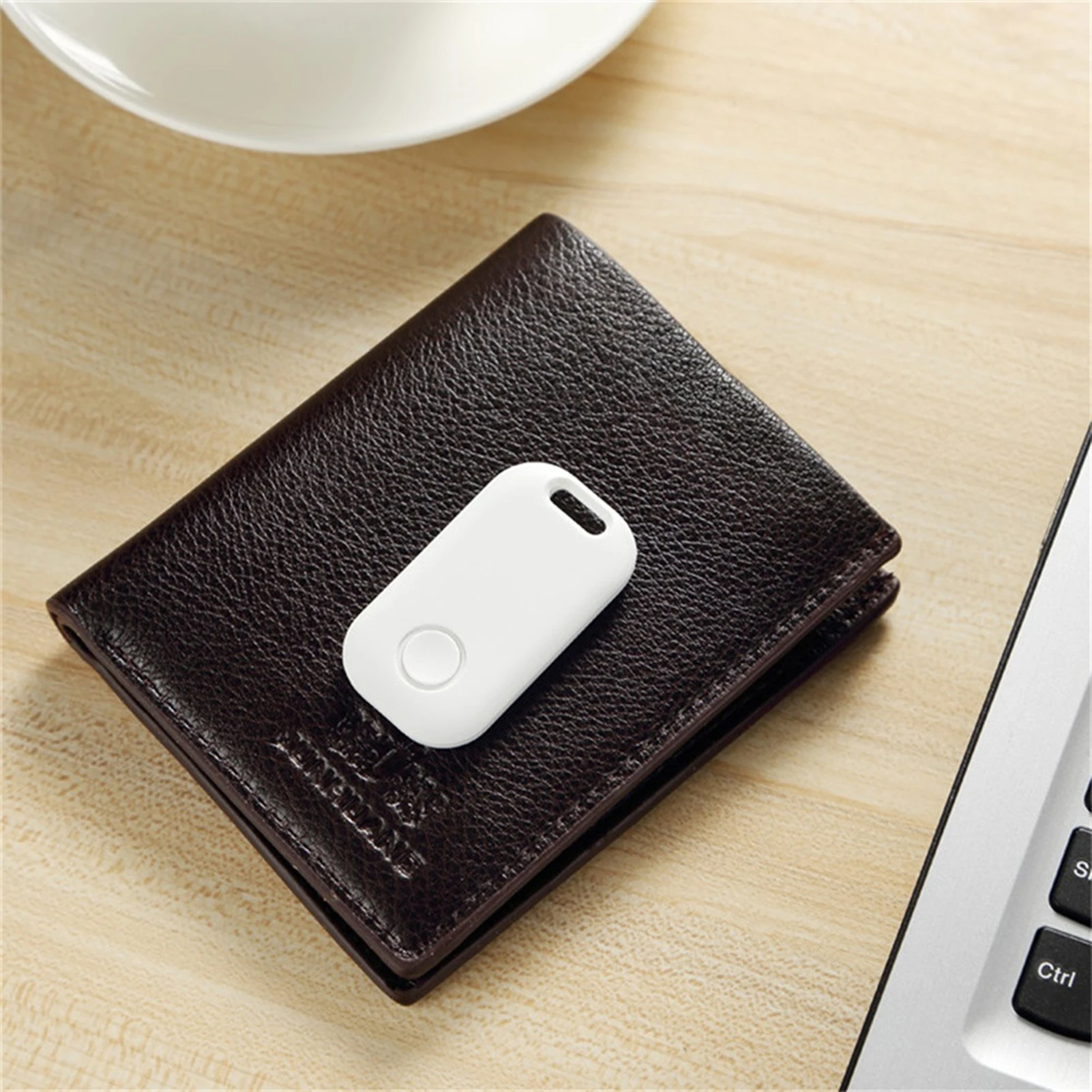 Mini Tracking Device Bluetooth-Compatible V4 0 App Locating with Alert Remote Selfie Shutter for Pet Wallets Backpacks
Mini Tracking Device Bluetooth-Compatible V4 0 App Locating with Alert Remote Selfie Shutter for Pet Wallets Backpacks