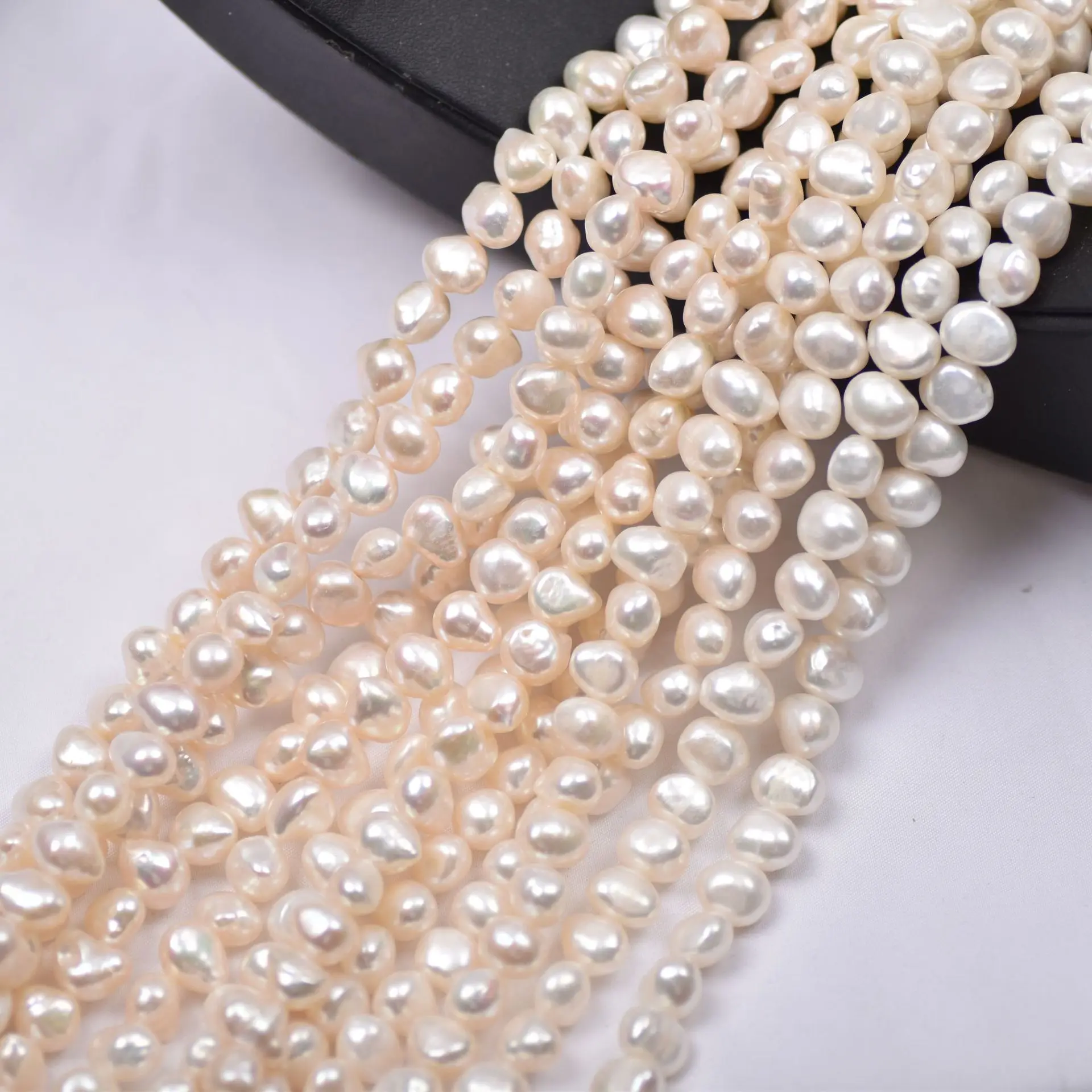 Strong Light 9-10 Natural Shaped Baroque Irregular Freshwater Cultured Pearl Loose Beads DIY Lady Necklace Making Materials
Strong Light 9-10 Natural Shaped Baroque Irregular Freshwater Cultured Pearl Loose Beads DIY Lady Necklace Making Materials