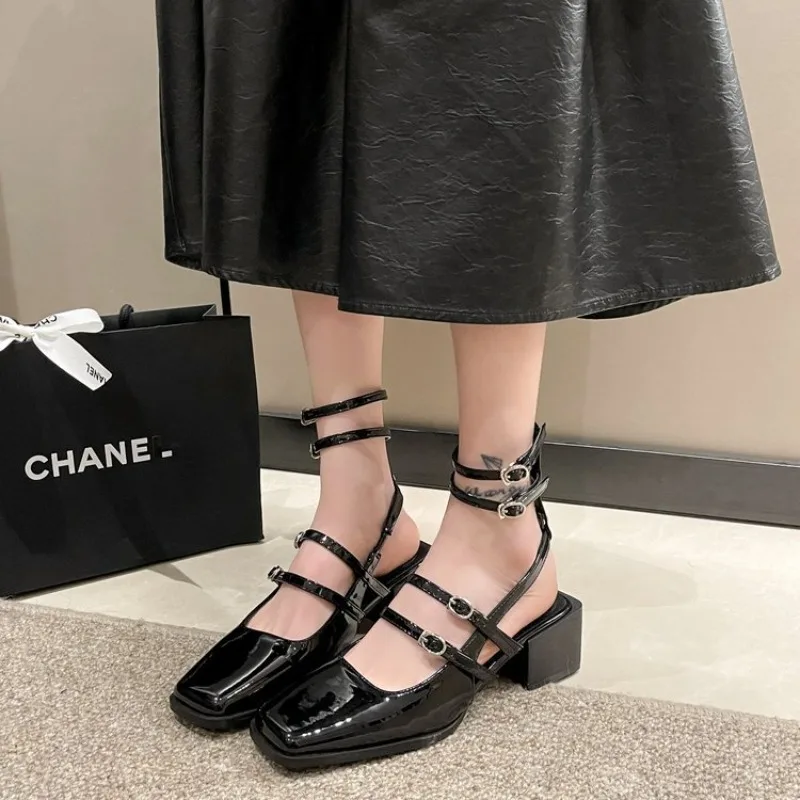 2023 Women Sandal Design Fashion Narrow Band Dress Square Heel Shoes Ladies Outdoor Patent Leather Mary Jane Shoes
2023 Women Sandal Design Fashion Narrow Band Dress Square Heel Shoes Ladies Outdoor Patent Leather Mary Jane Shoes